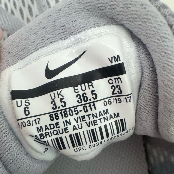 Nike Women’s Flex Experience RN 6 Grey Sneakers Size 6 - Picture 11 of 12